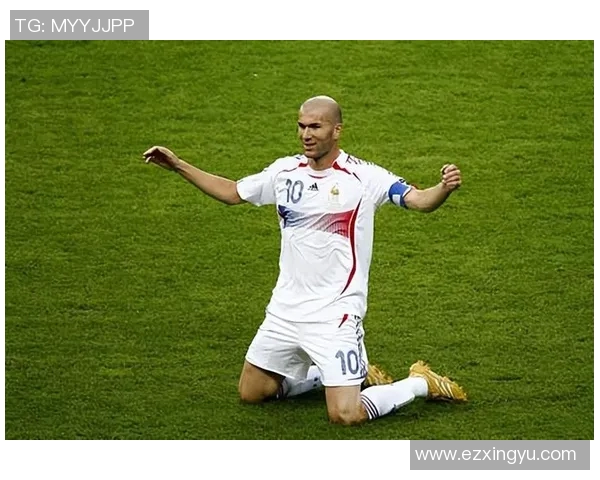 足球明星挥别绿茵场的感人时刻与不舍回忆